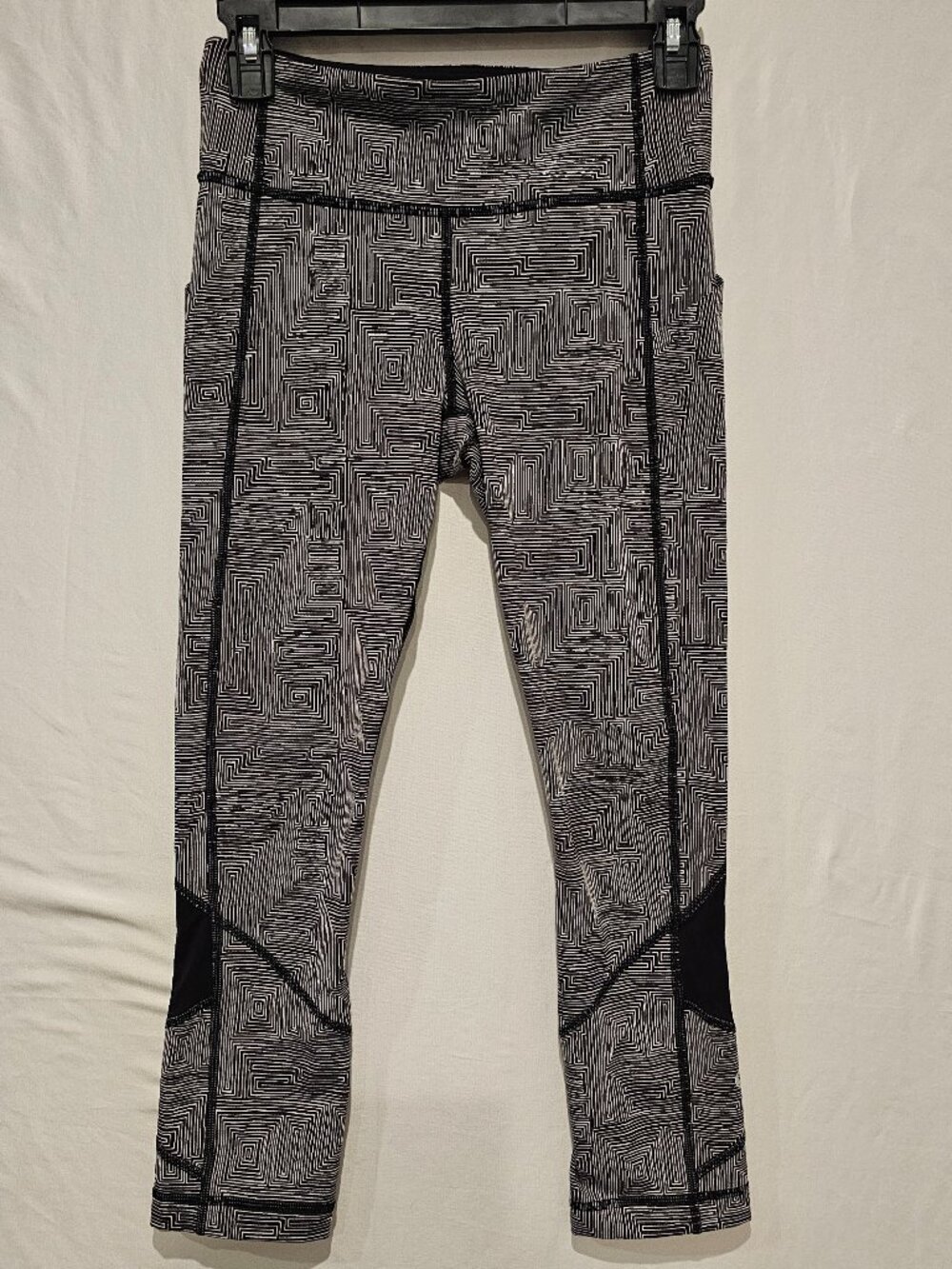 Lululemon Wunder Under Crop III Leggings Maze Jacquard White Black Size 4